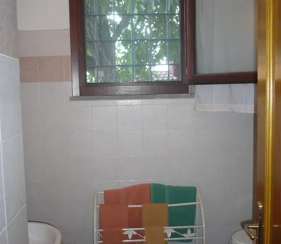 Il Baffetto Oda ve Kahvaltı 4*