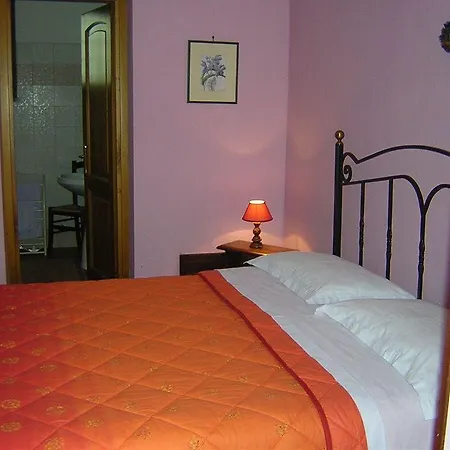 فندق مبيت وإفطار Il Baffetto 4*